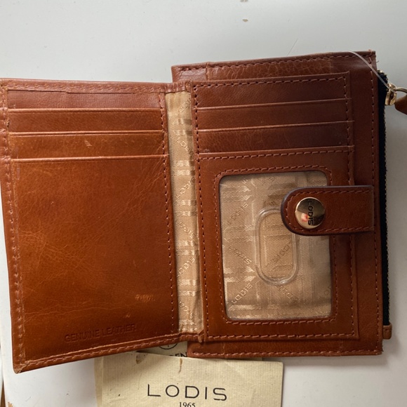 Wallet - Picture 2 of 4